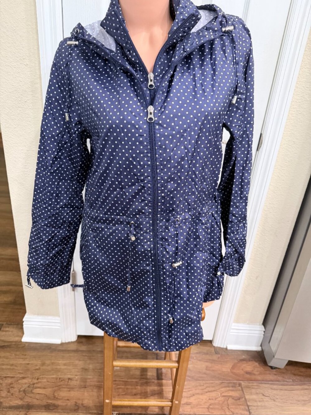 Jones New York Navy White Polka Dot Hooded Utility Rain Jacket Medium